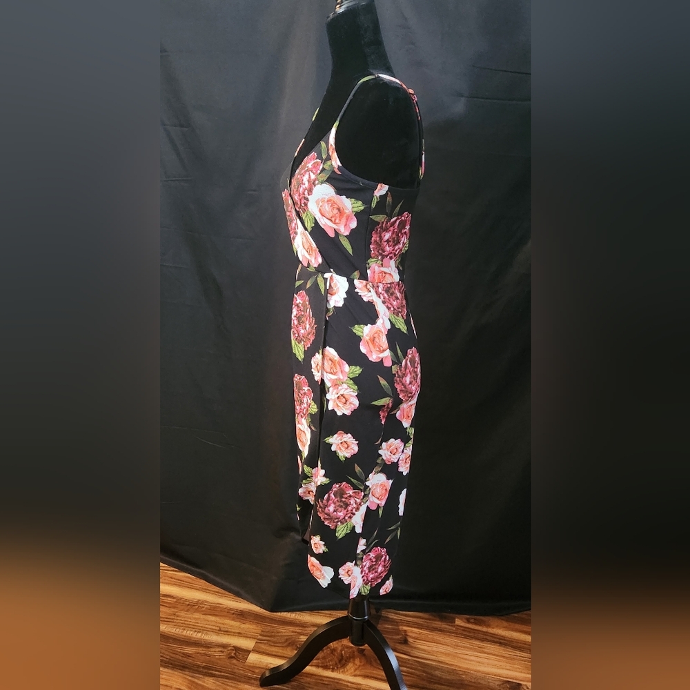 Full Circle Floral Surplice Midi Dress Size M - Picture 5 of 13